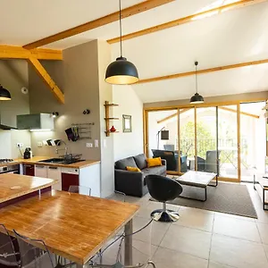 https://appartement-4-6-places-sud-ardeche.hotels-rhonealpes.com